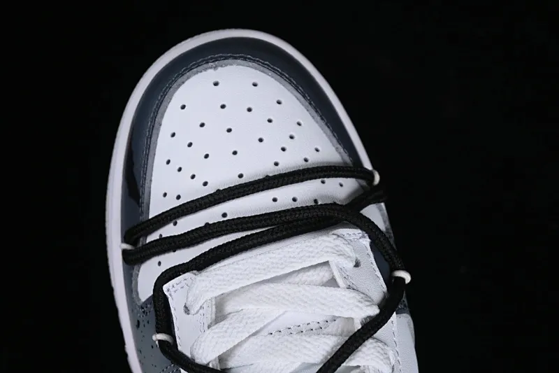 All categories Nk SB Dunk series Nk SB Dunk Low Low-top sneakers Nk Dunk Low Splash ink graffiti Double hook Halloween cross Old gradient SB strap low-top casual sneakers DV0831-101